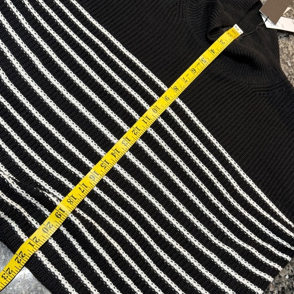 Truth Black and White Striped knit Sweater NWT L - Picture 9 of 11